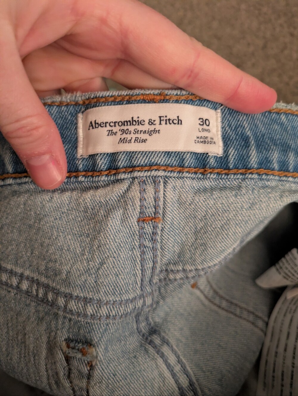 Abercrombie The Mid Rise 90s Straight Jean - Picture 10 of 10